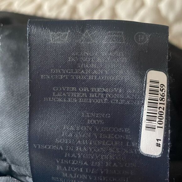 Burberry Black Hooded Jacket with Quilted Interior - Picture 6 of 10